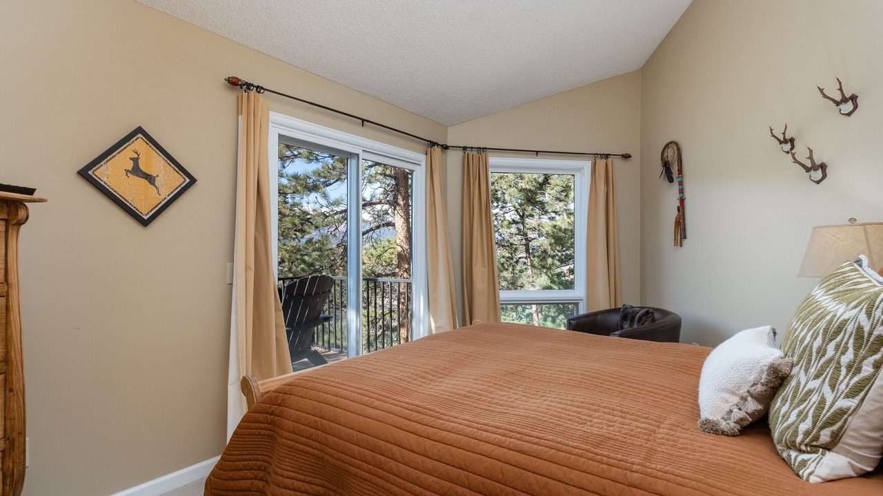 Photo of Bedroom in Windcliff Estates
