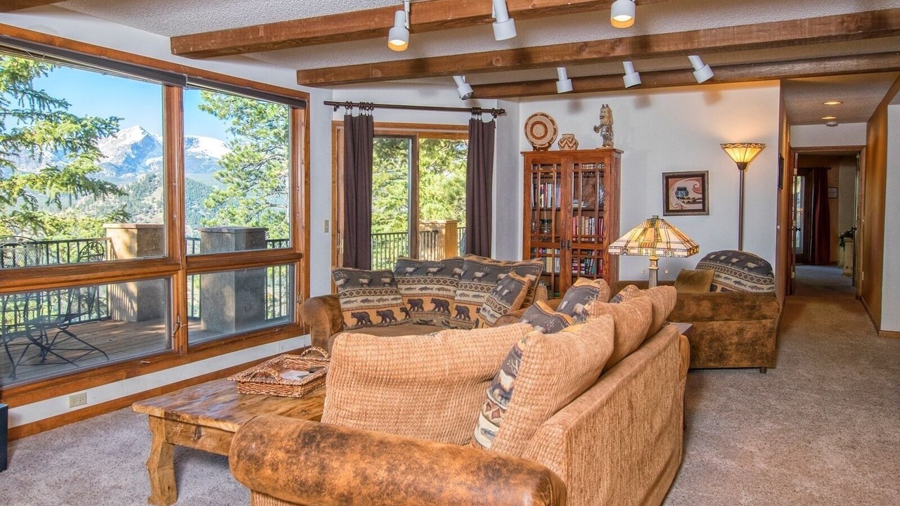 Photo of Bedroom in Windcliff Estates