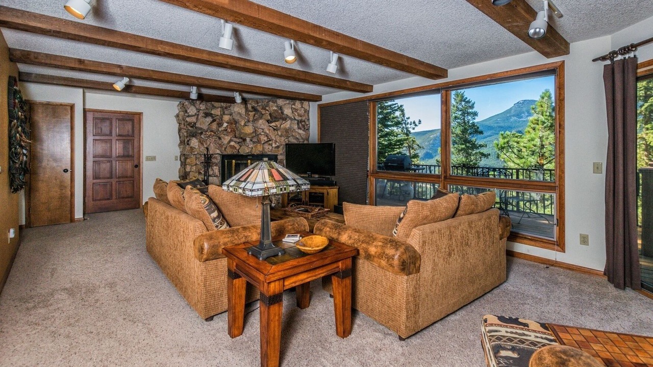 Photo of Bedroom in Windcliff Estates