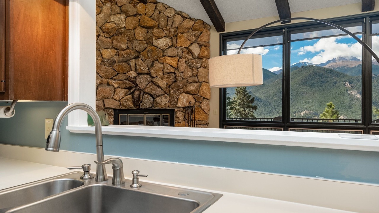 Photo of Bedroom in Windcliff Estates