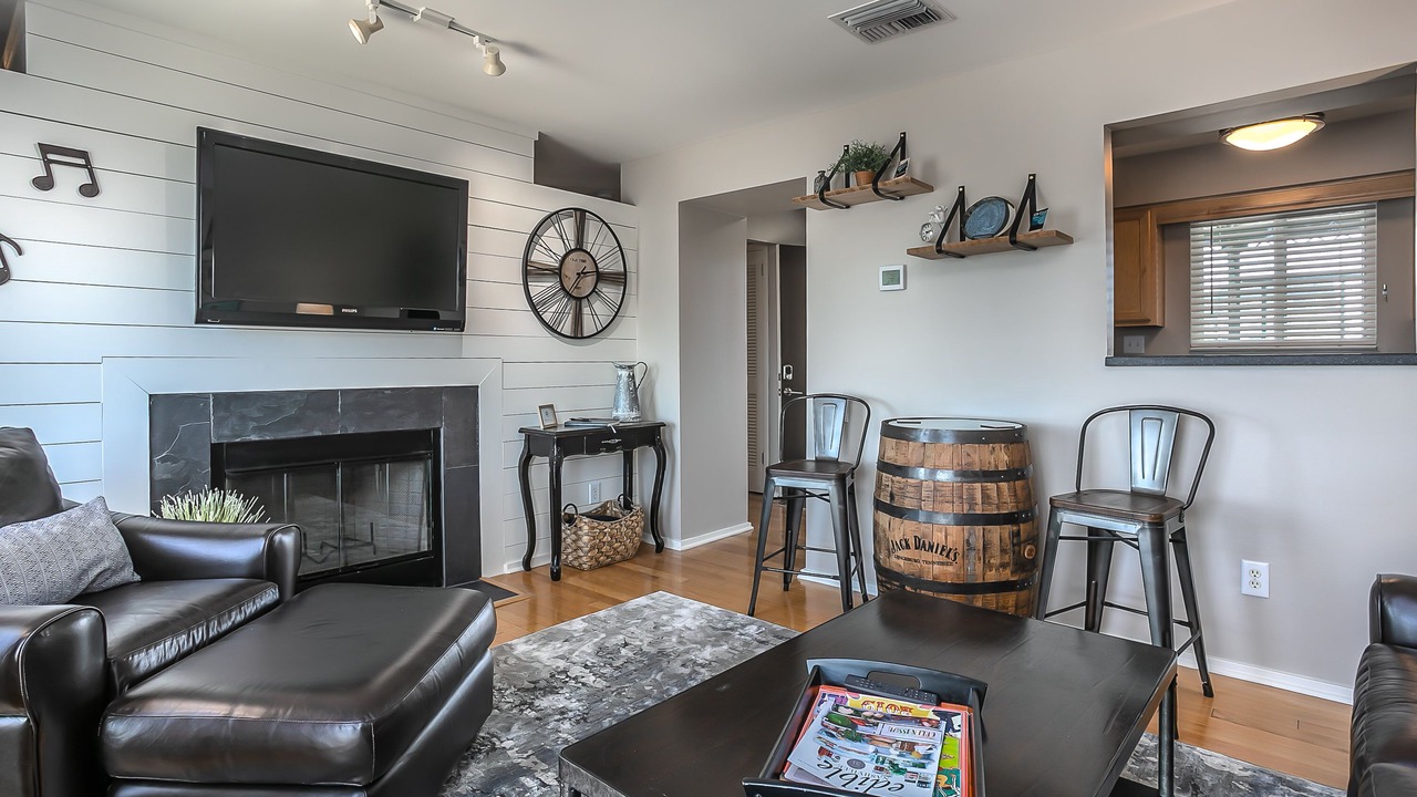 Photo of Livingroom in North Capitol