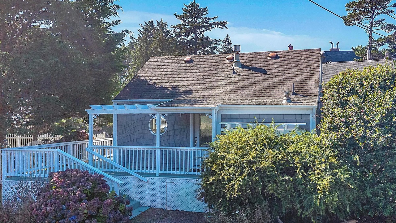 Photo of Others in Depoe Bay