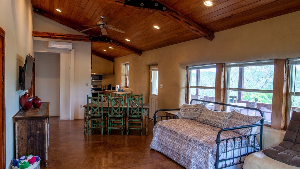 Photo of Livingroom in Uvalde