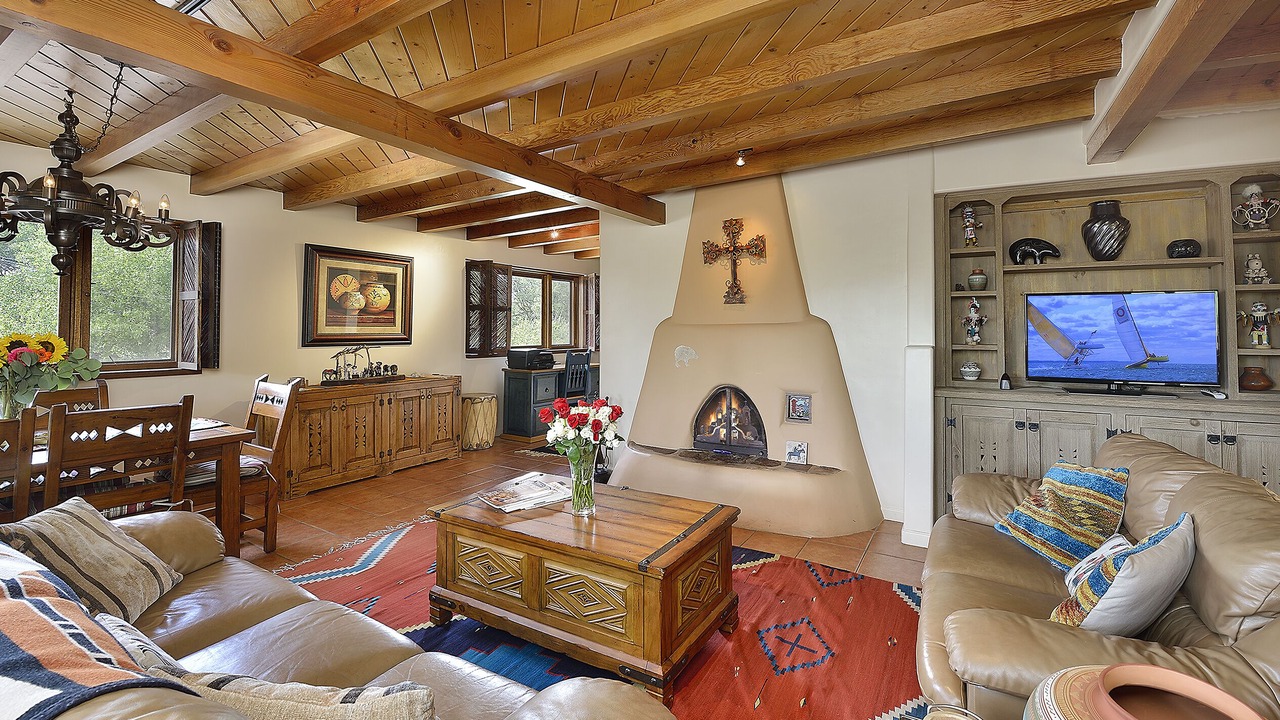 Photo of Livingroom in Northeast Santa Fe