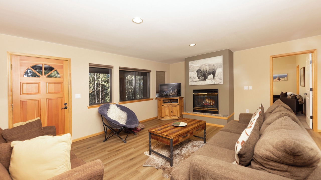 Photo of Livingroom in Summit Cove