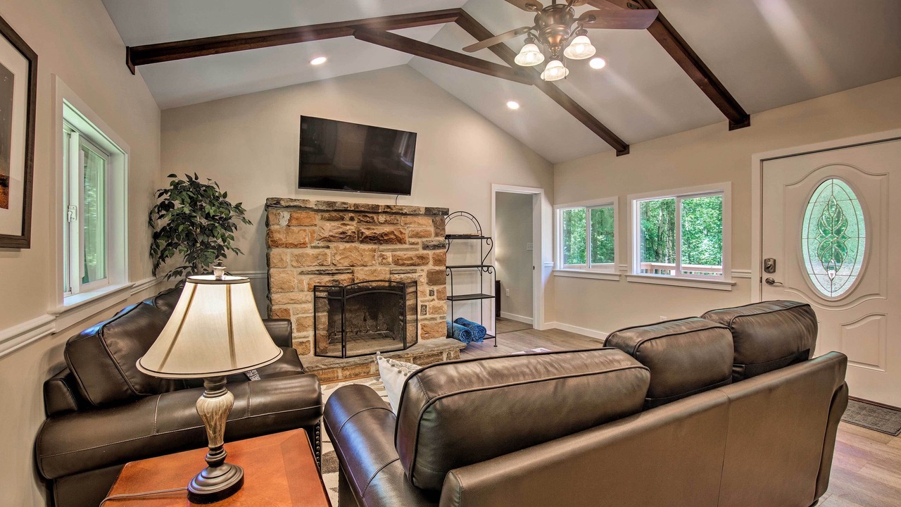 Photo of Livingroom in Fort Indiantown Gap