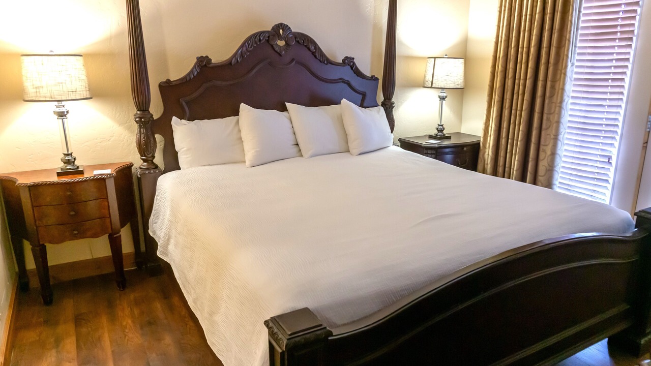 Photo of Bedroom in Midway