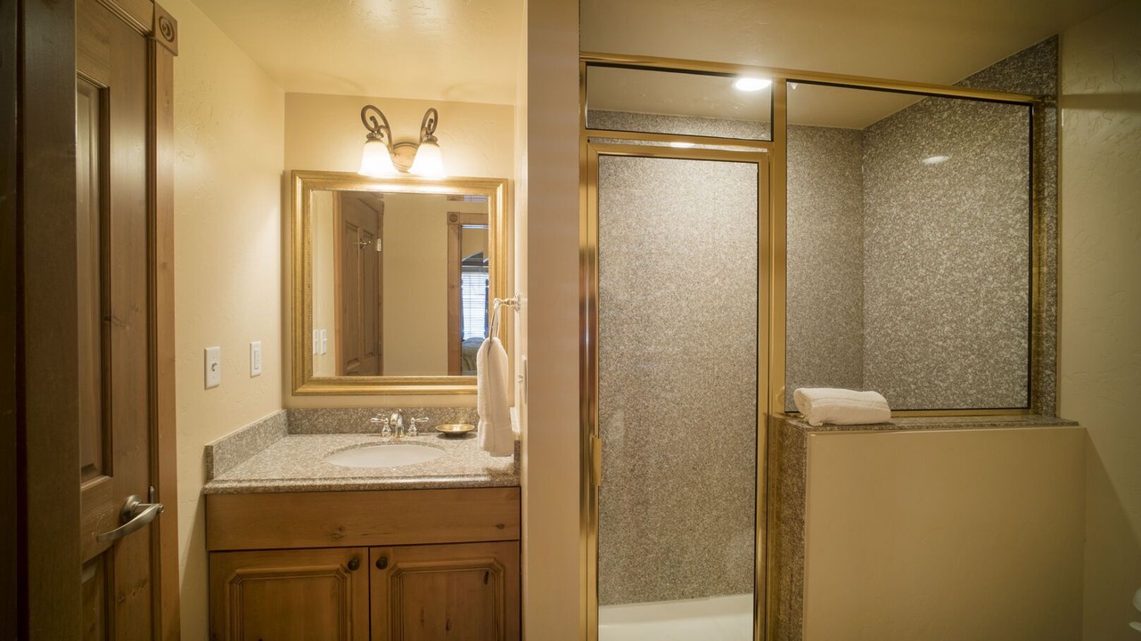 Photo of Bathroom in Midway