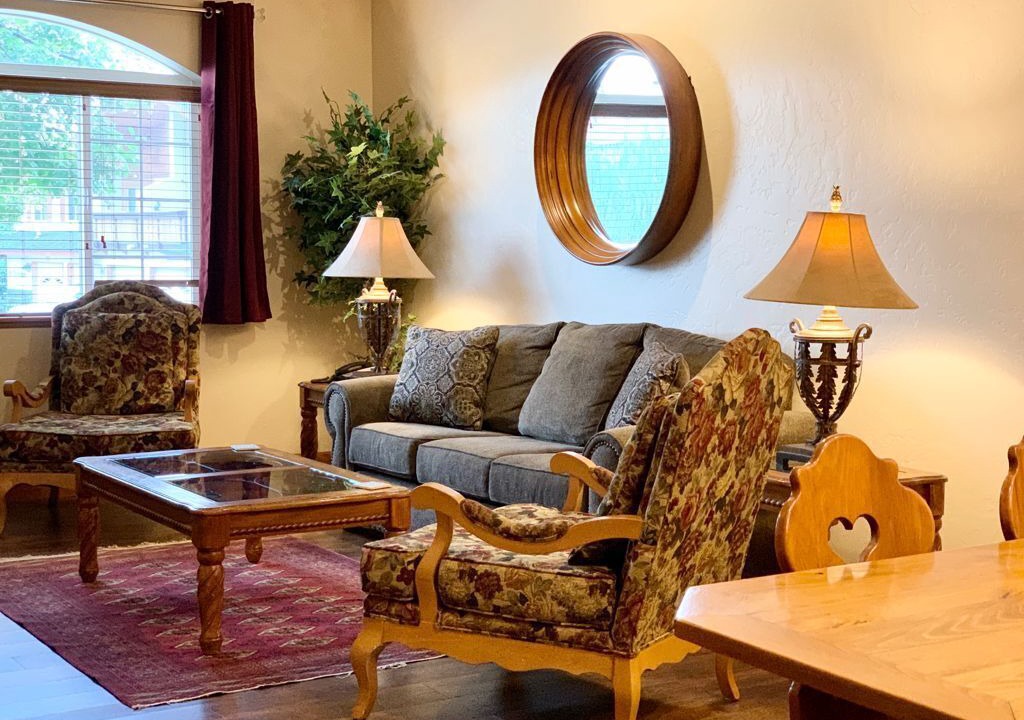 Photo of Livingroom in Midway