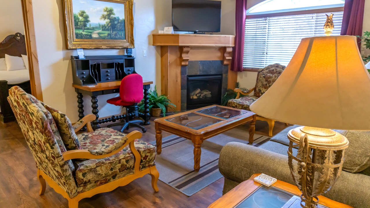 Photo of Livingroom in Midway