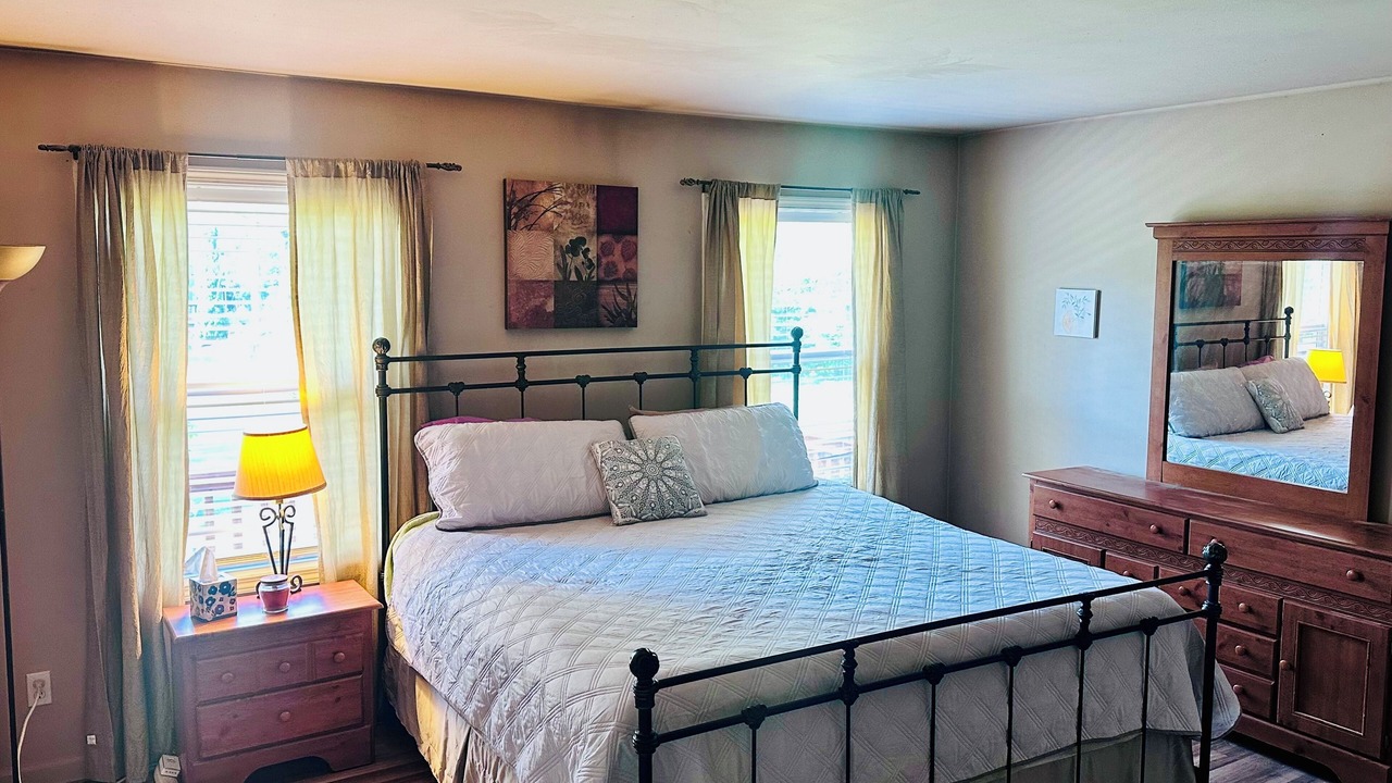 Photo of Bedroom in James Creek