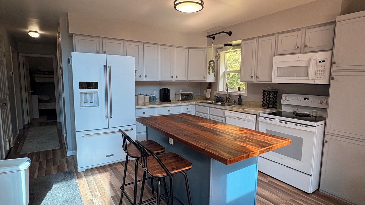 Photo of Kitchen in James Creek