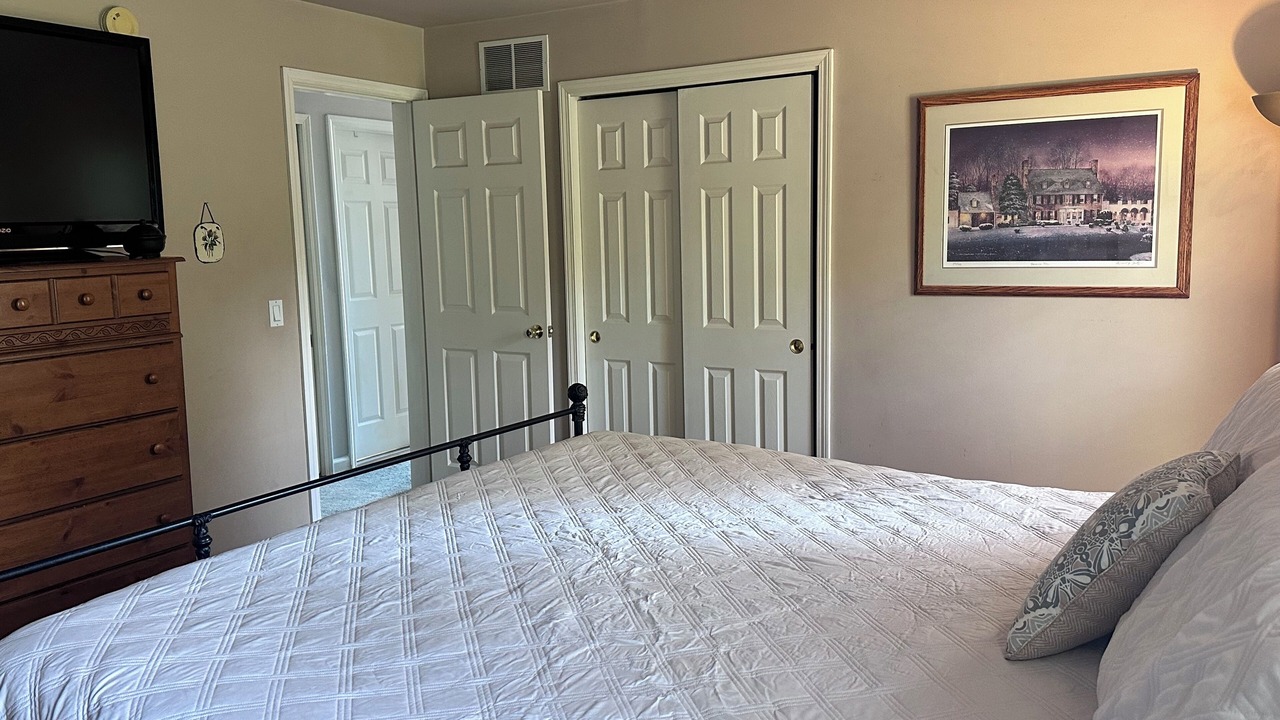 Photo of Bedroom in James Creek