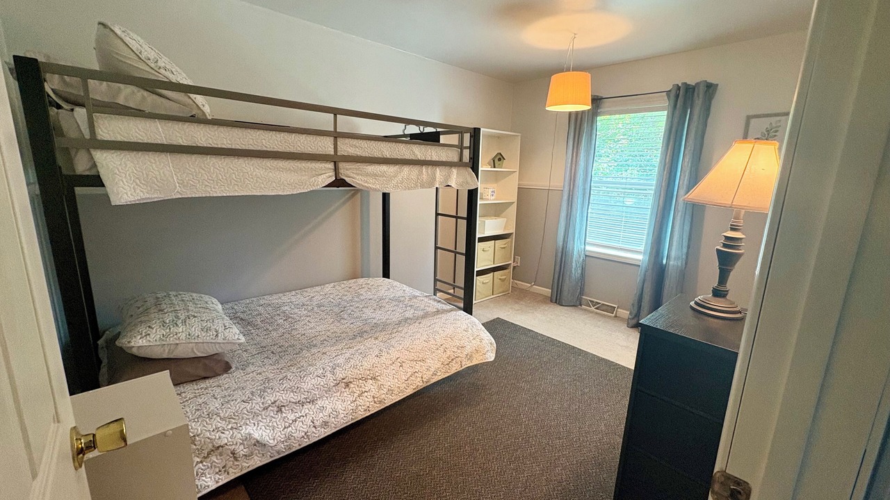 Photo of Bedroom in James Creek
