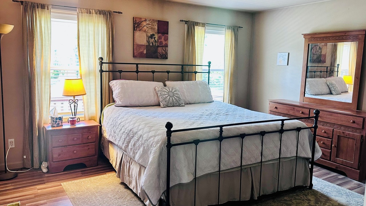 Photo of Bedroom in James Creek