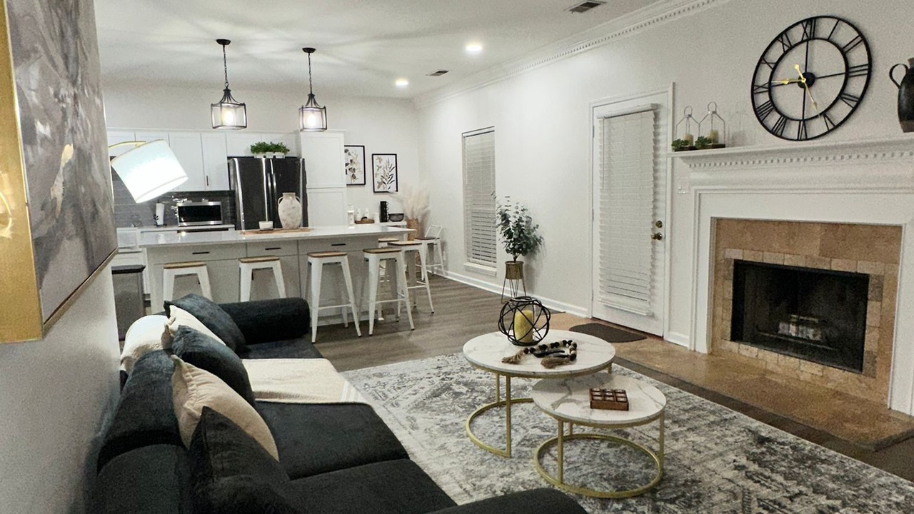 Photo of Livingroom in Pelham