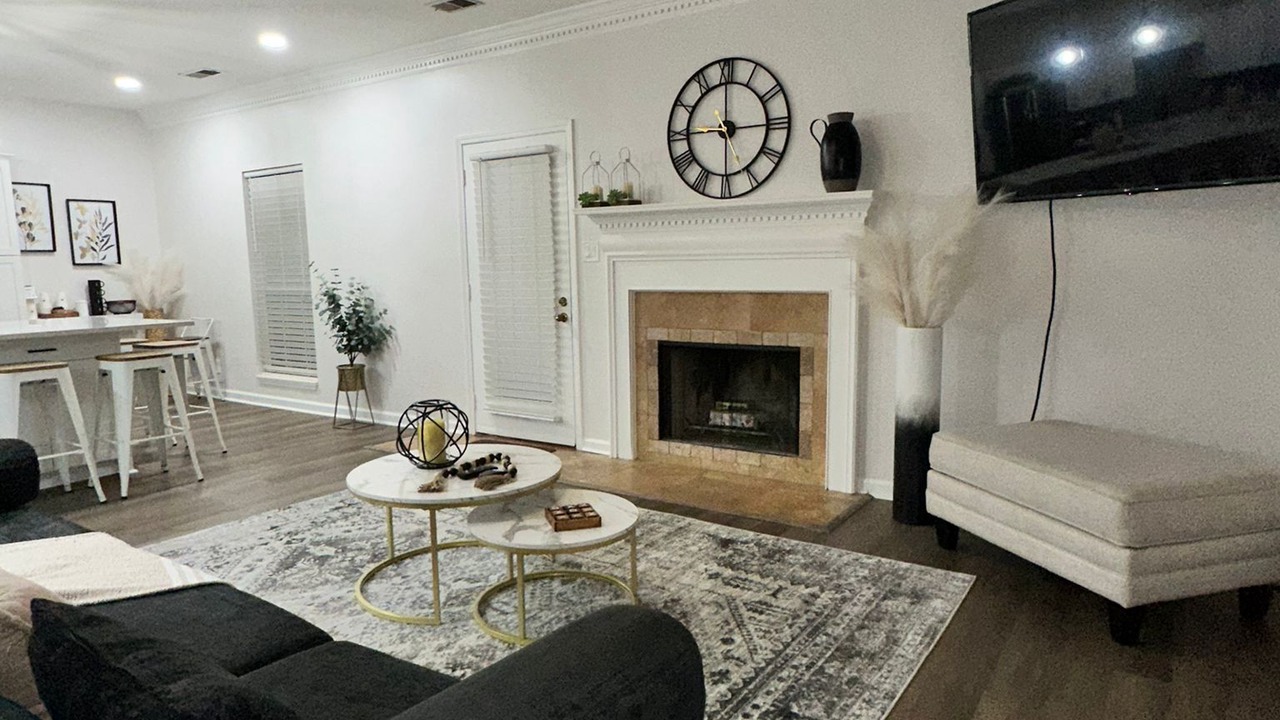 Photo of Livingroom in Pelham