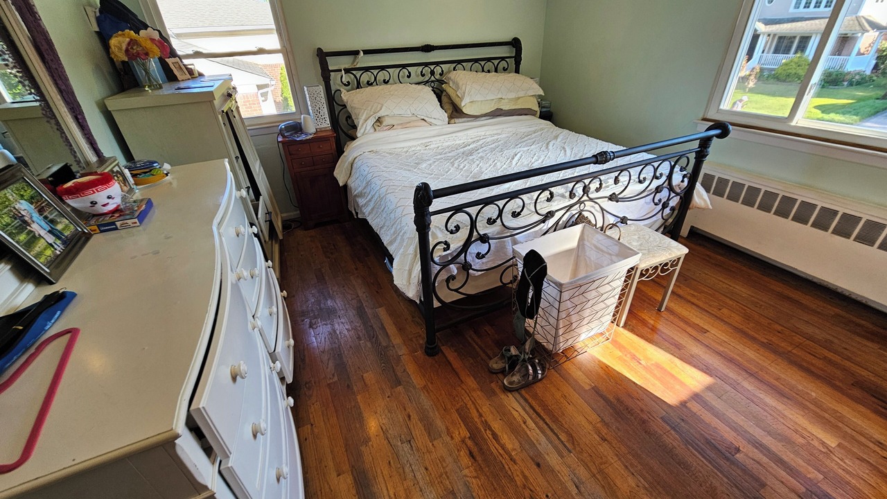 Photo of Bedroom in Old Bethpage