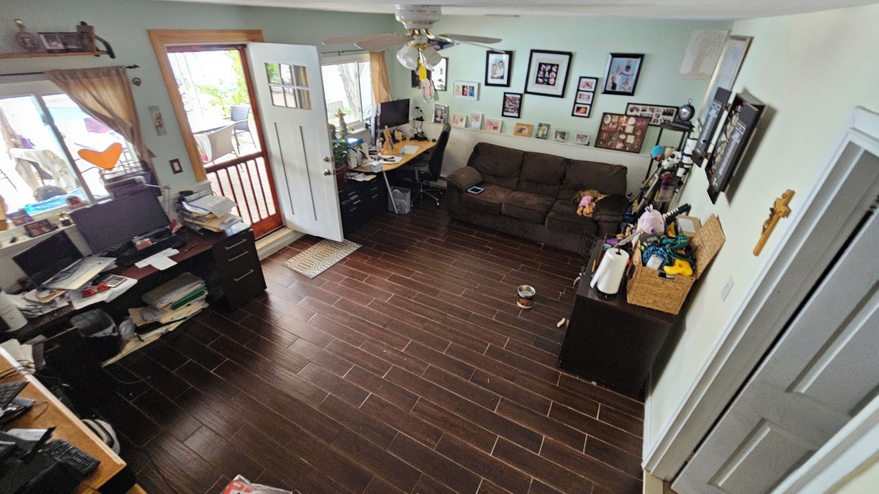 Photo of Livingroom in Old Bethpage