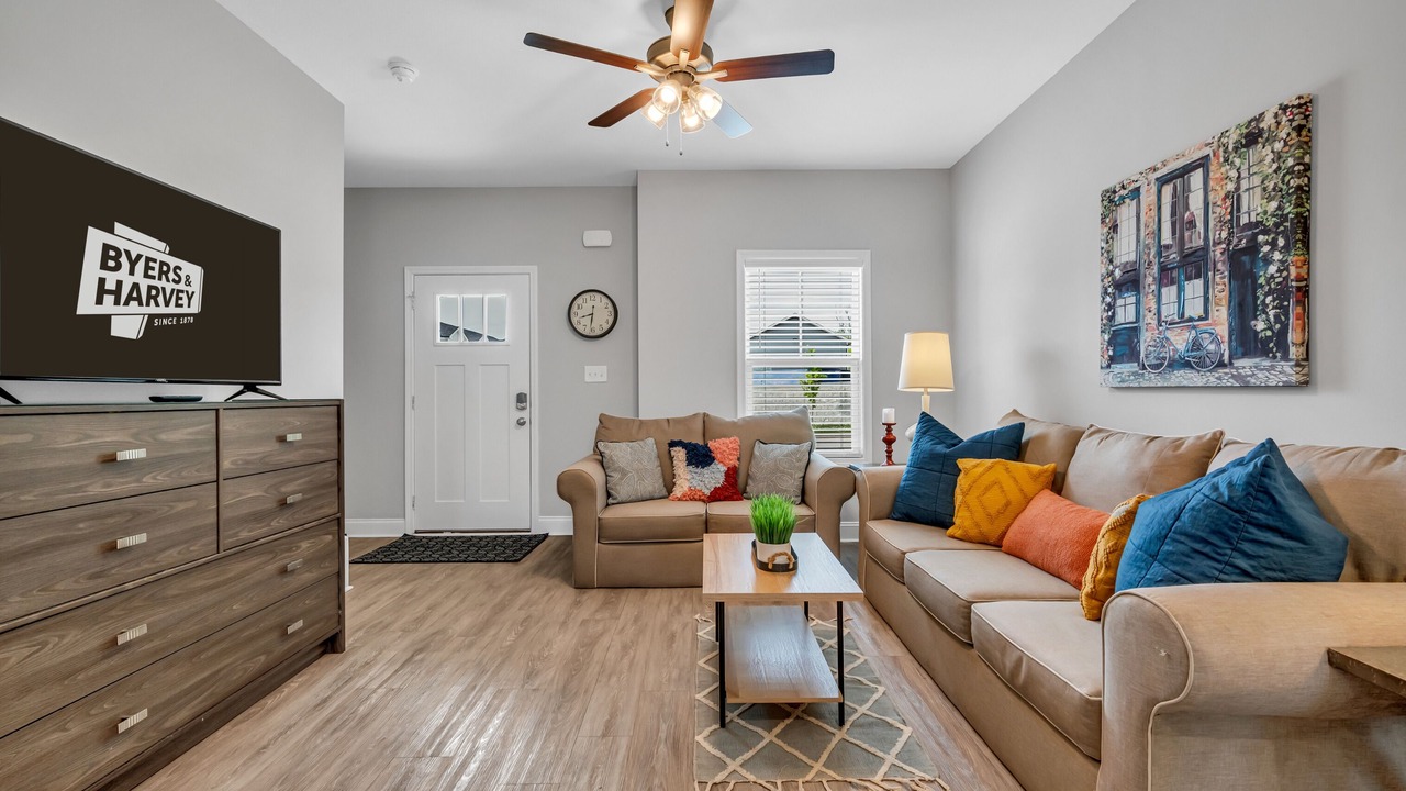 Photo of Livingroom in Green Hills