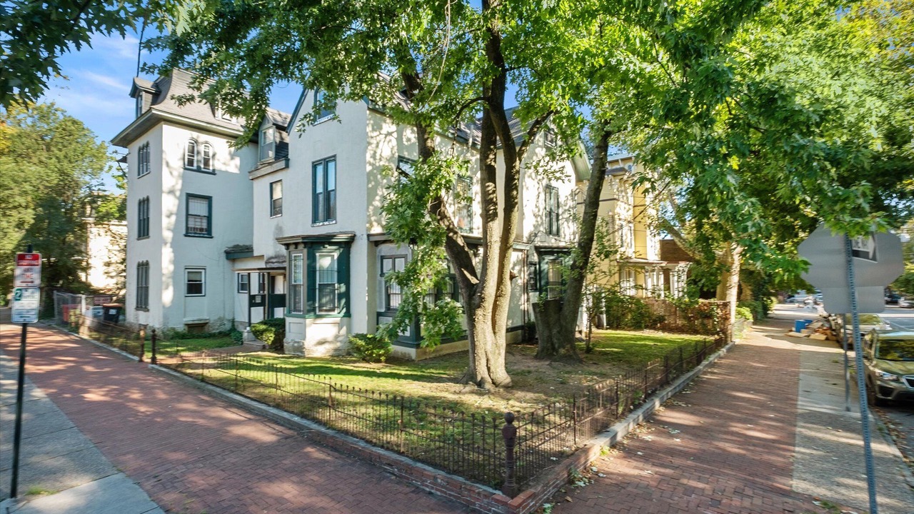 Photo of Outdoor in Gayborhood