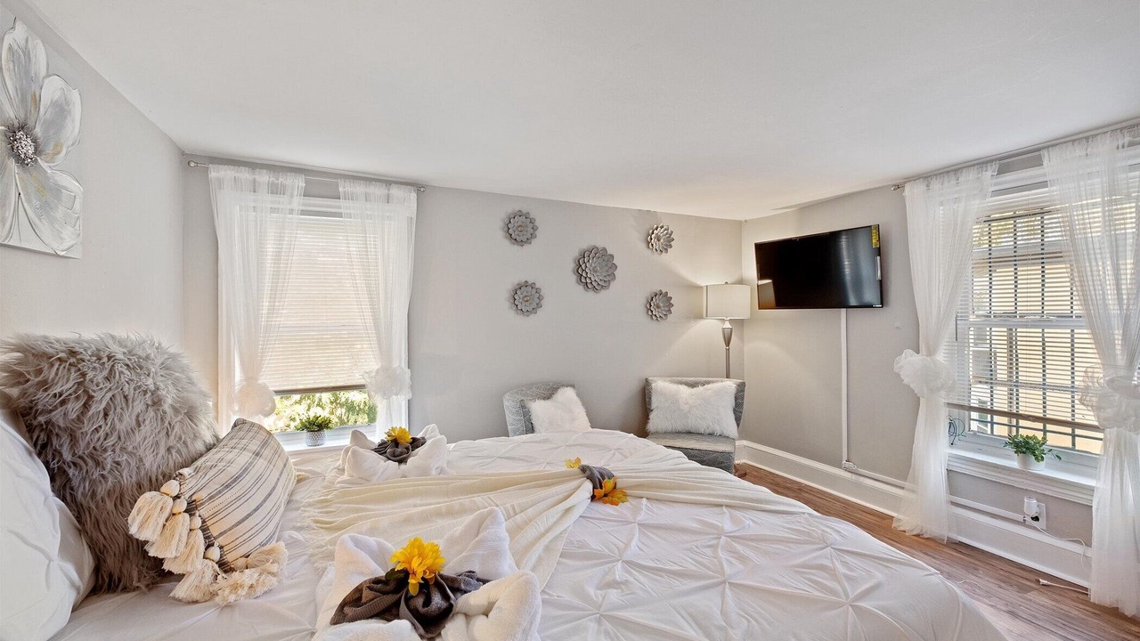 Photo of Bedroom in Gayborhood