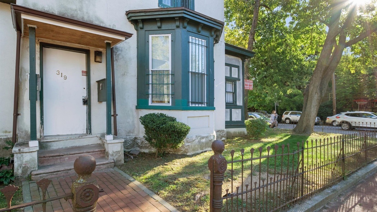 Photo of Outdoor in Gayborhood