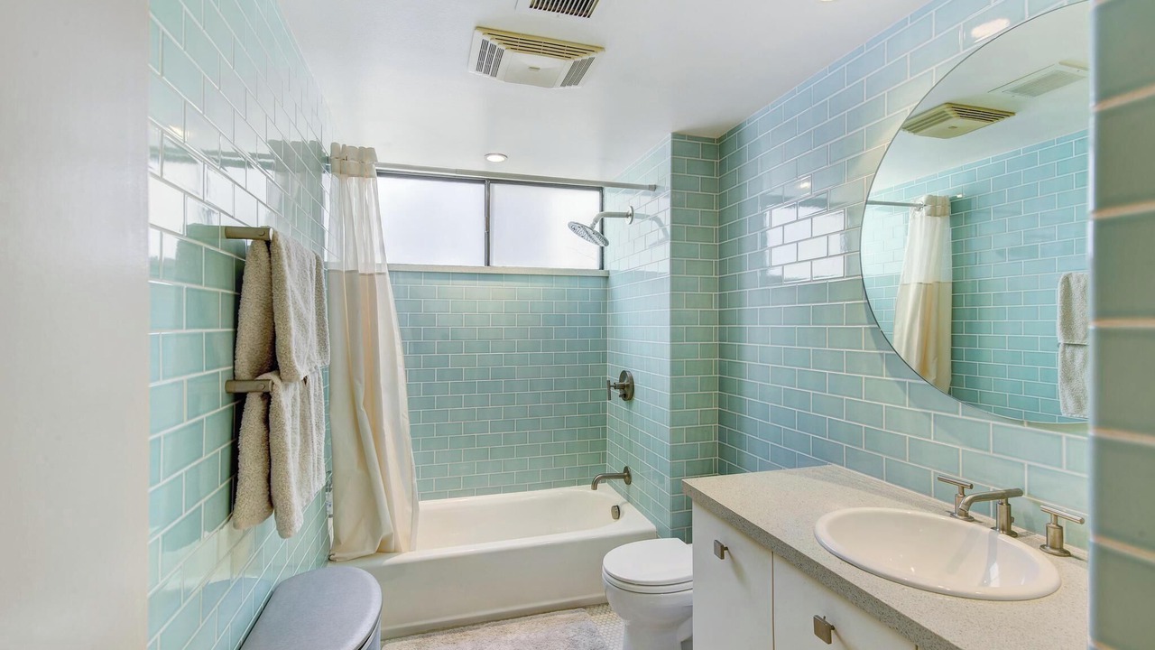 Photo of Bathroom in Marina Peninsula