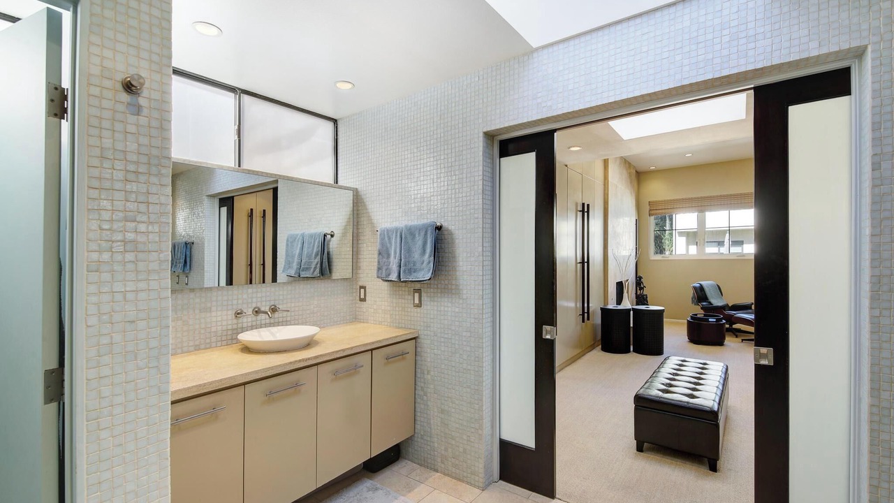Photo of Bathroom in Marina Peninsula