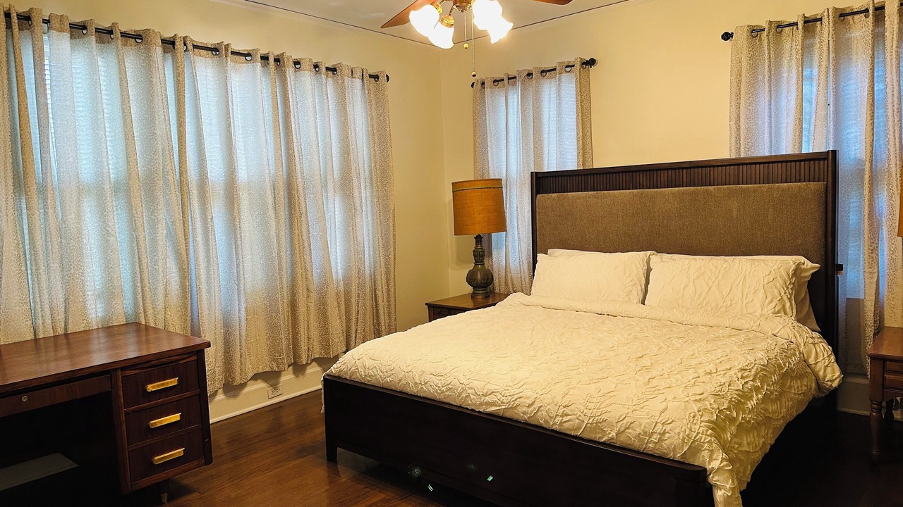 Photo of Bedroom in Central Gardens
