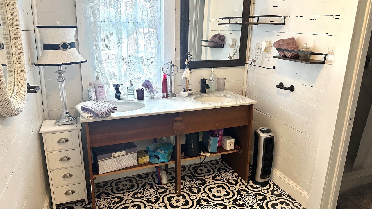 Photo of Bathroom in Tracy City