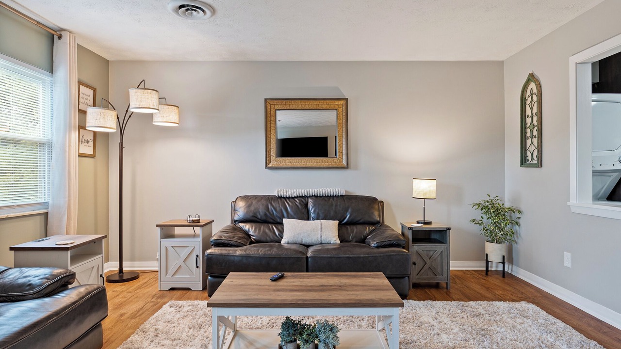 Photo of Livingroom in Shoals