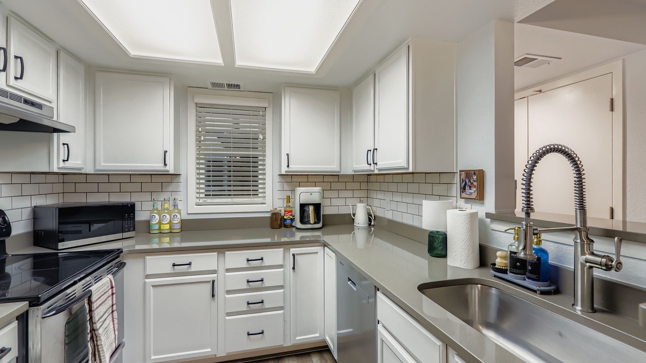 Photo of Kitchen in Baseline Sub