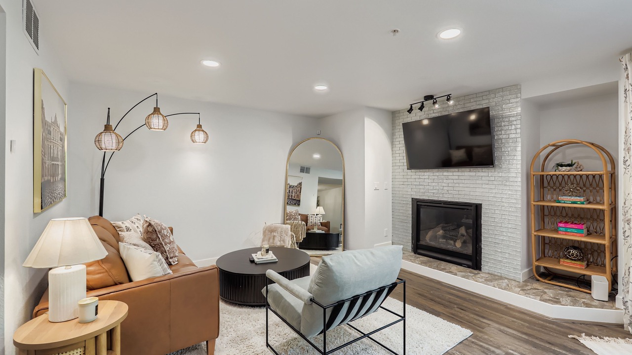 Photo of Livingroom in Baseline Sub
