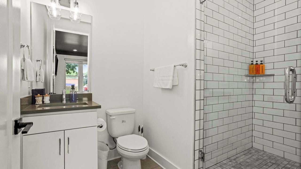 Photo of Bathroom in Eighth Avenue
