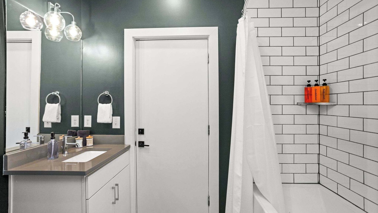 Photo of Bathroom in Eighth Avenue