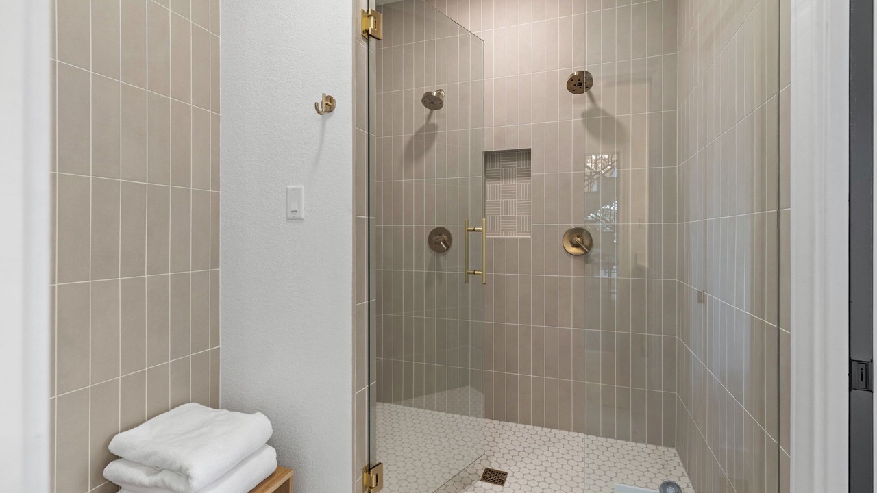 Photo of Bathroom in Point Venture