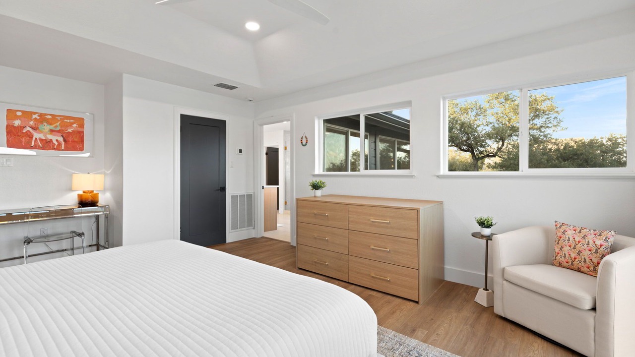 Photo of Bedroom in Point Venture