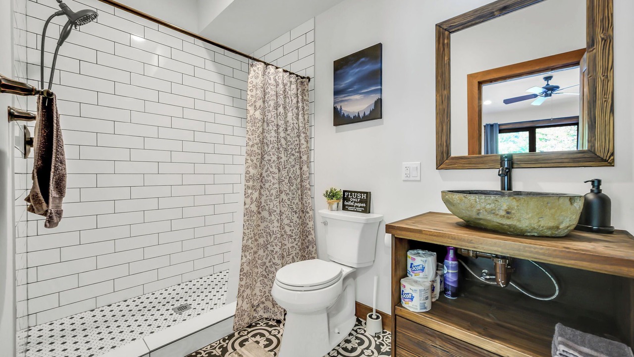 Photo of Bathroom in Hunter