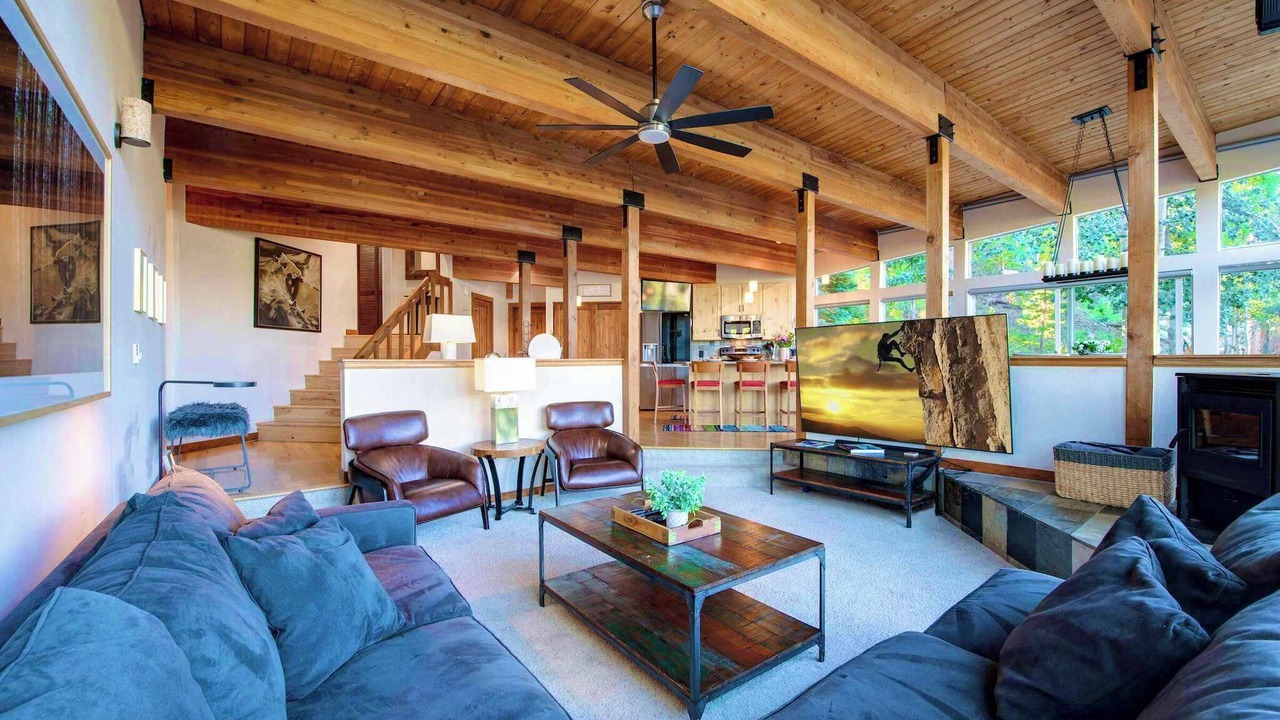 Photo of Livingroom in Forest Hills