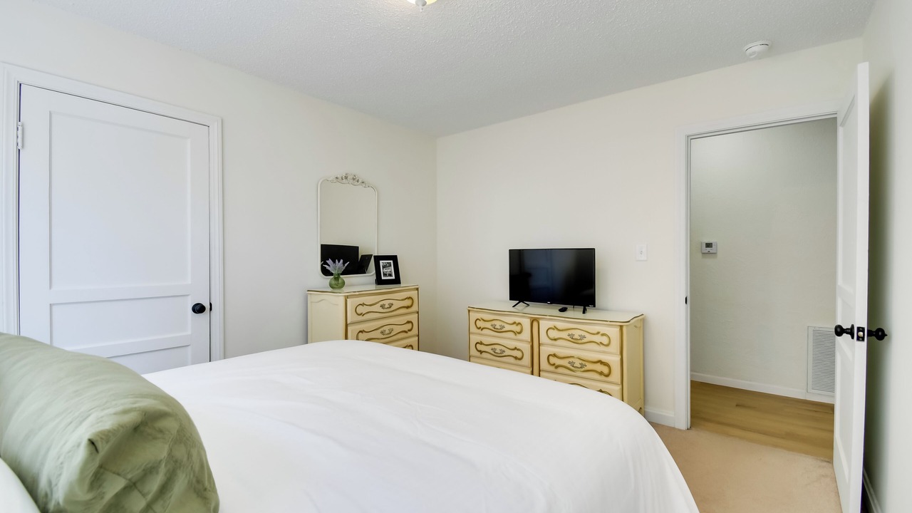 Photo of Bedroom in Huntington