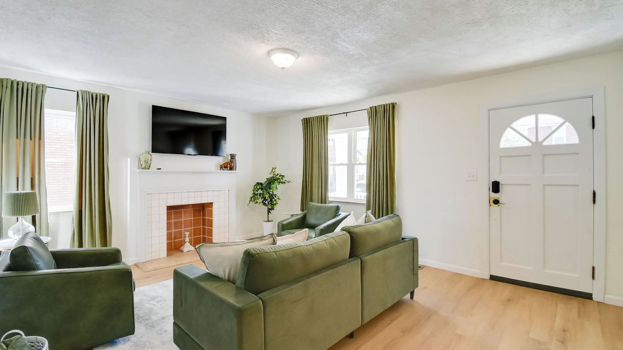 Photo of Livingroom in Huntington