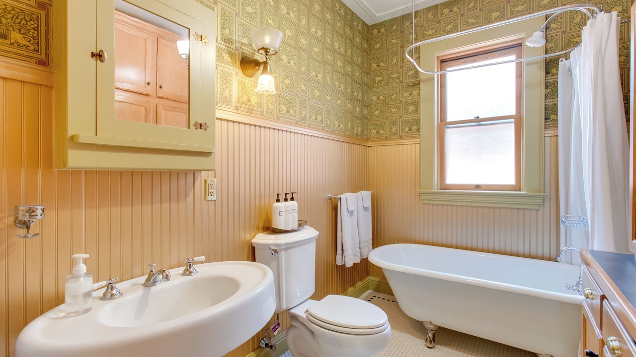 Photo of Bathroom in Cheesman Park
