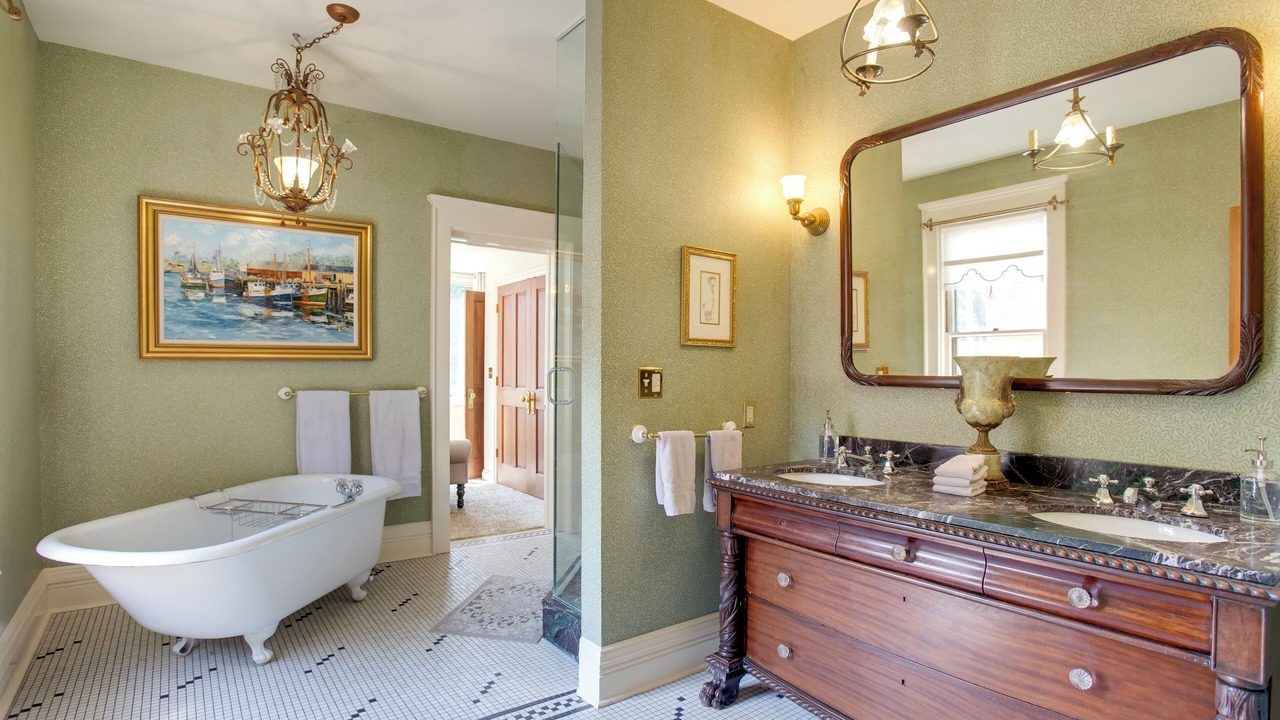 Photo of Bathroom in Cheesman Park