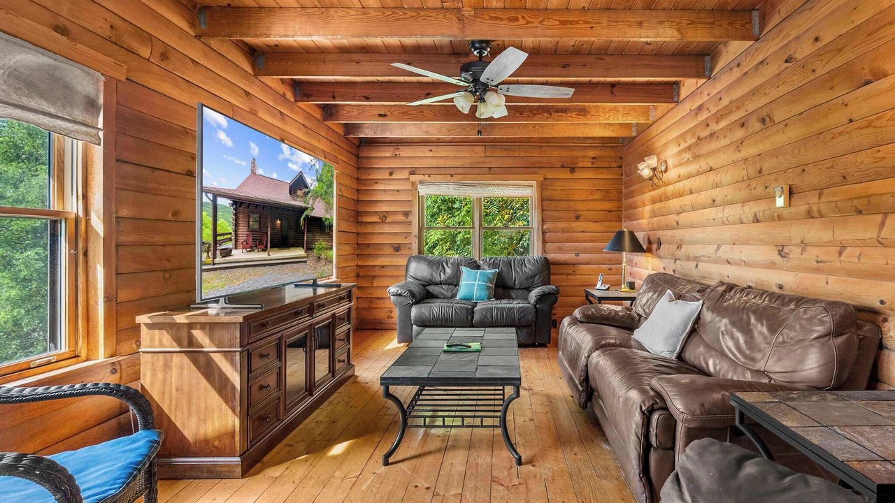 Photo of Livingroom in Baker