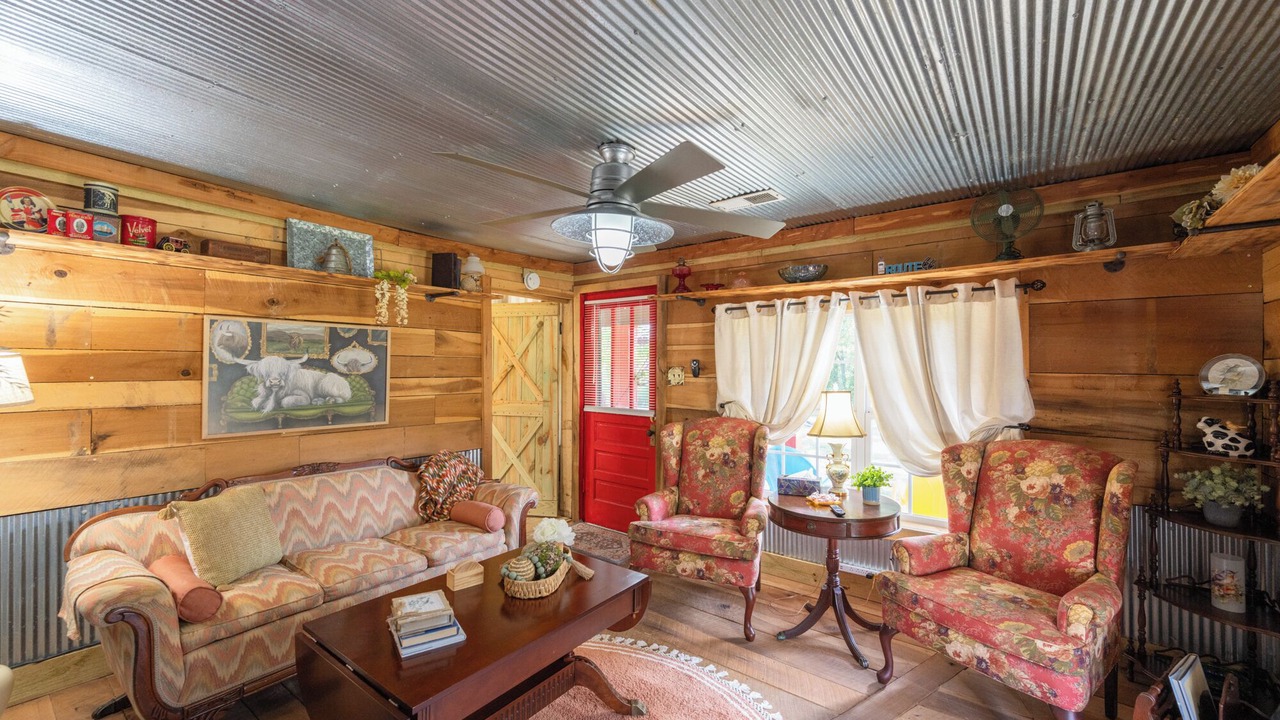 Photo of Livingroom in Lexington