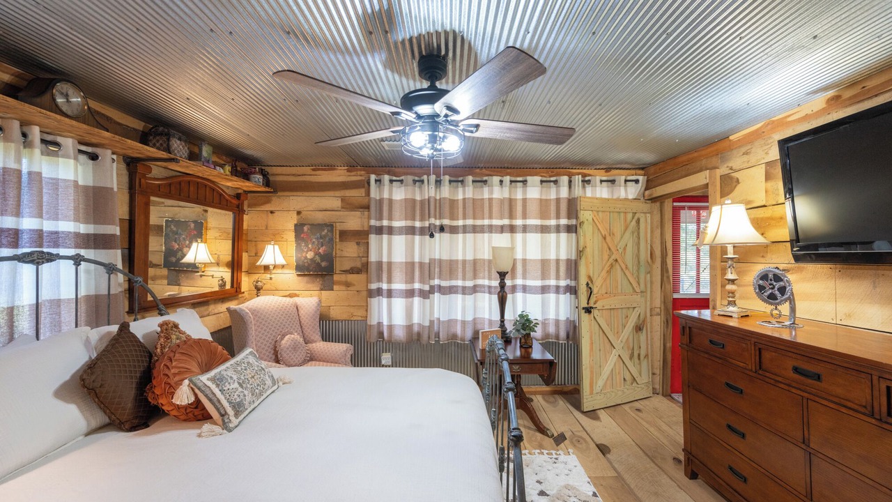 Photo of Bedroom in Lexington