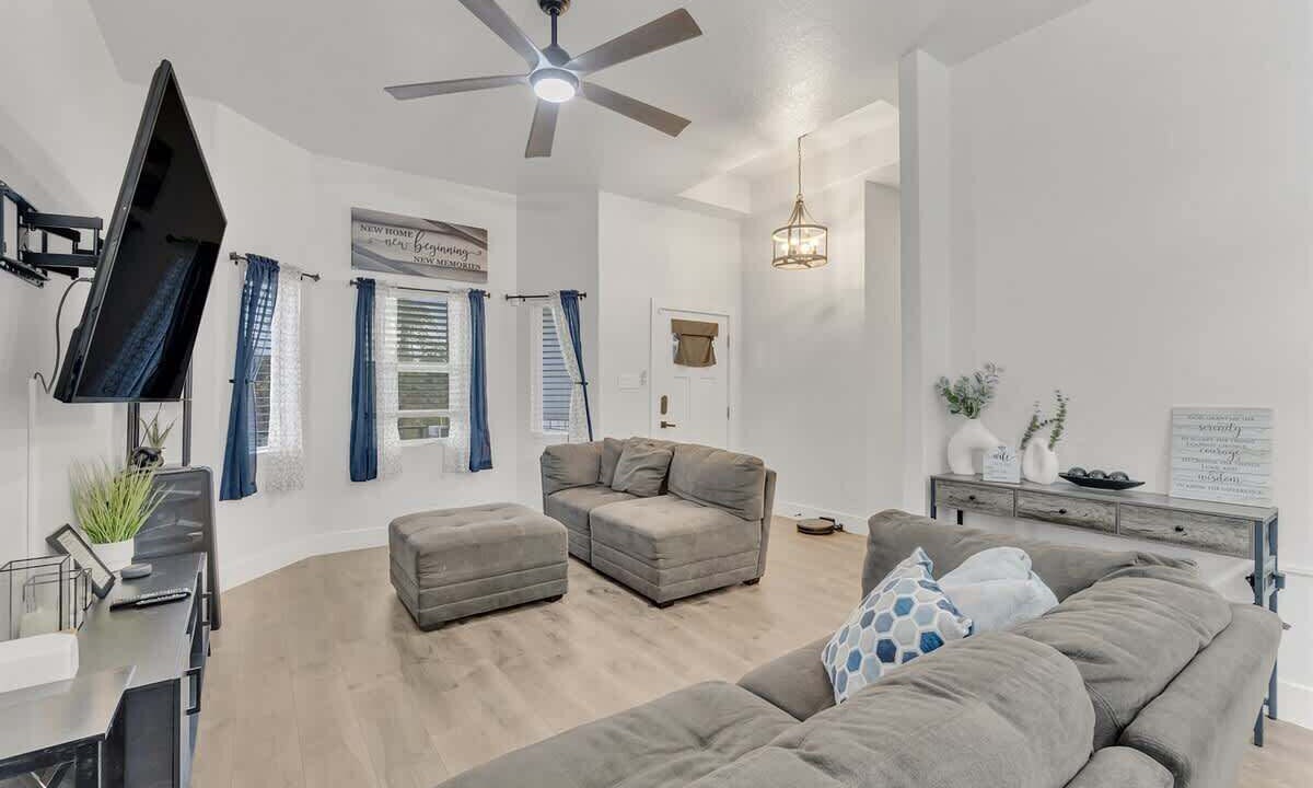 Photo of Livingroom in Spring Branch
