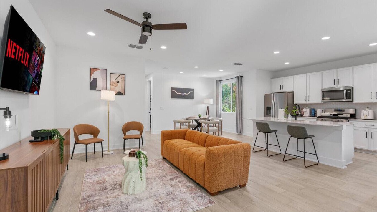 Photo of Livingroom in MLK