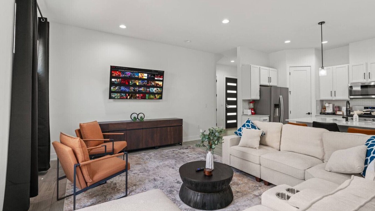 Photo of Livingroom in MLK